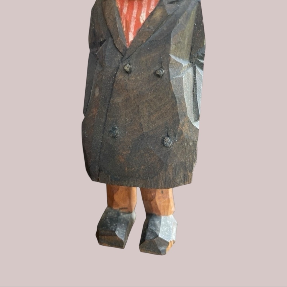 VINTAGE 5" CARL JOHAN
TRYGG WOOD CARVING • OLD MAN WEARING COAT • SWEDEN - Picture 10 of 15